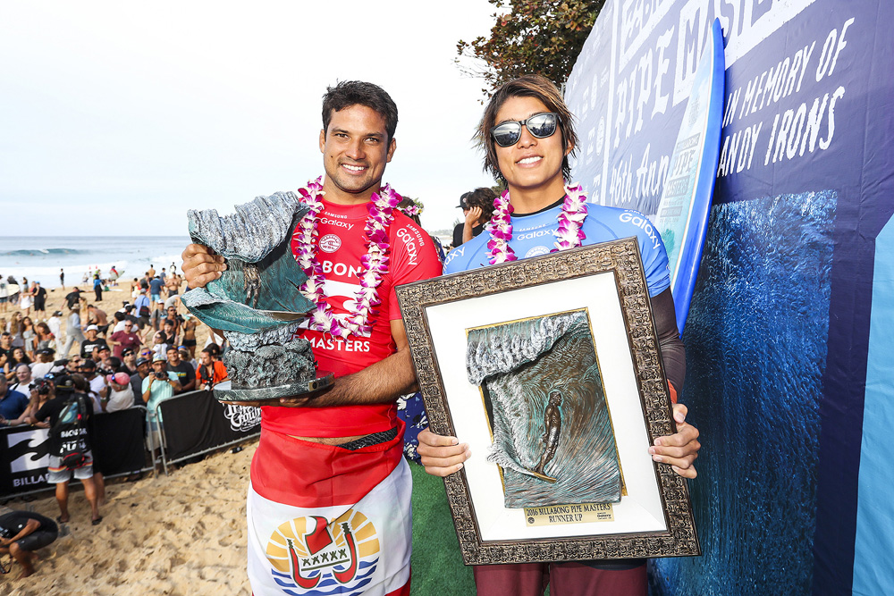 Michel Bourez and Kanoa Igarashi the Billabong Pipe Masters winner and runner-up. PHOTO: © WSL / Cestari